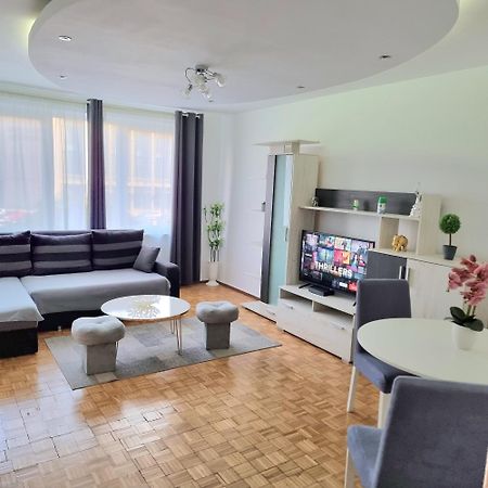 Chic Comfort 1Bdr With Landmark View - Concerthall Bukareszt Zewnętrze zdjęcie