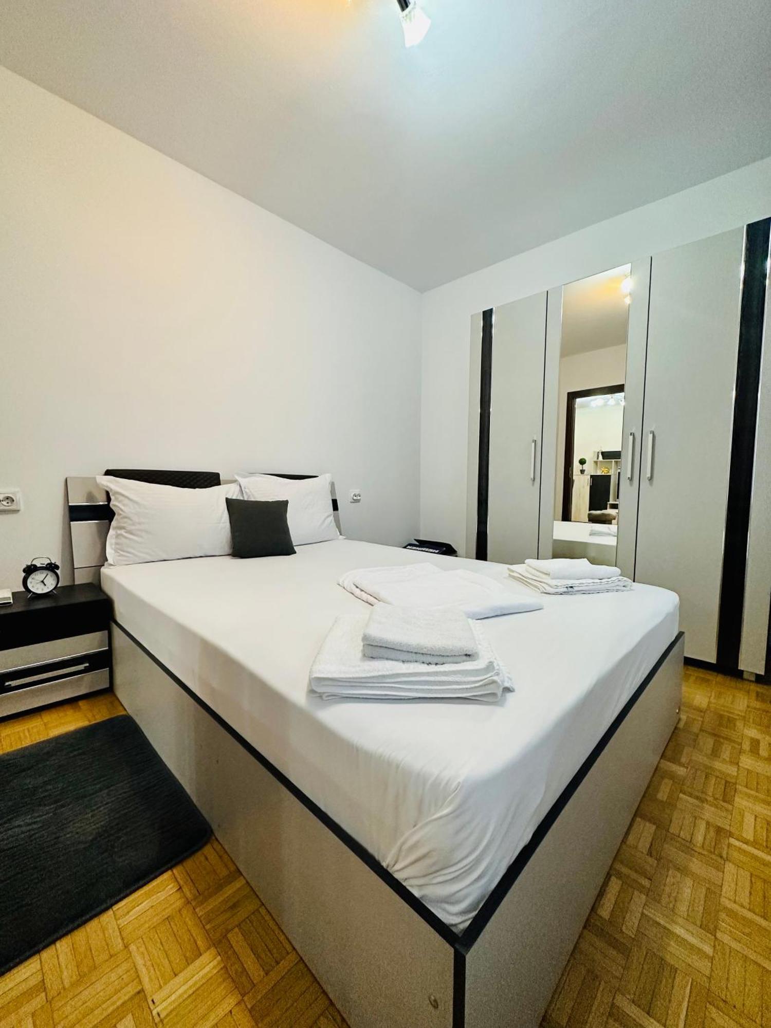 Chic Comfort 1Bdr With Landmark View - Concerthall Bukareszt Zewnętrze zdjęcie