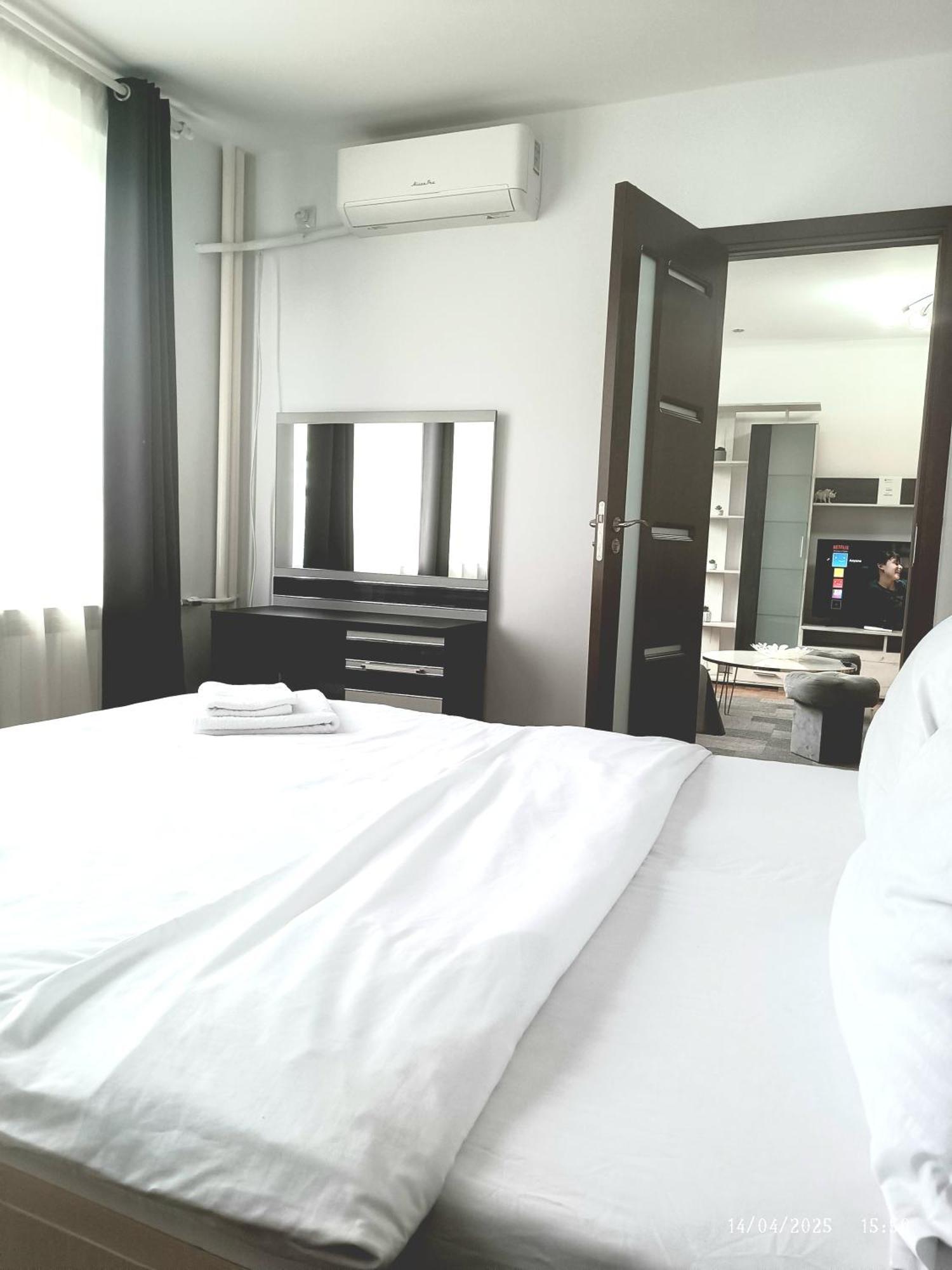 Chic Comfort 1Bdr With Landmark View - Concerthall Bukareszt Zewnętrze zdjęcie